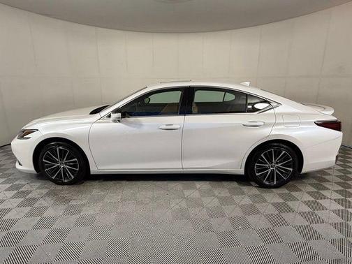 2024 Lexus ES 300h Base