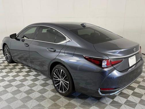 2023 Lexus ES 250 Base