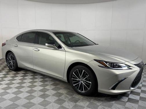 2025 Lexus ES 300h Base