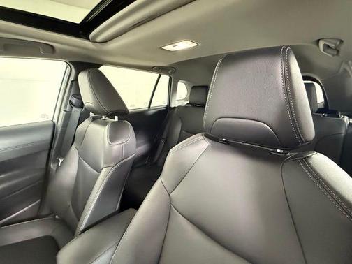 2022 Toyota Corolla Cross XLE