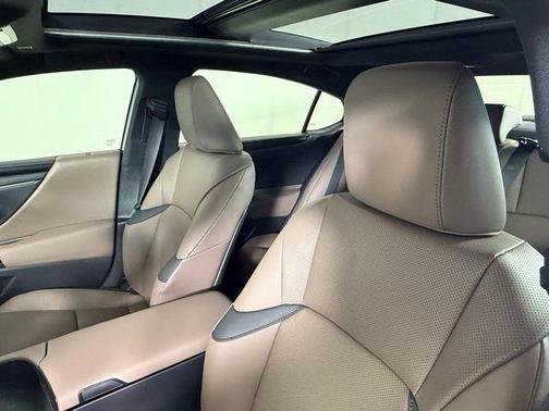 2025 Lexus ES 350 Base