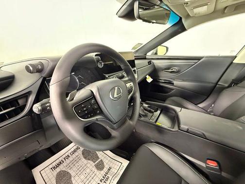 2025 Lexus ES 350 Base