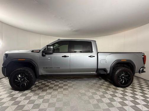 2024 GMC Sierra 2500 Denali