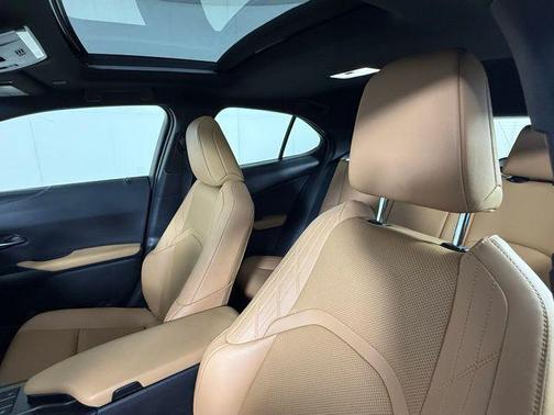 Eminent White Pearl 2025 Lexus UX 300h Premium