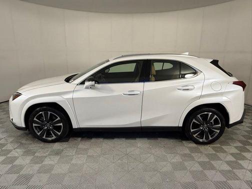 Eminent White Pearl 2025 Lexus UX 300h Premium