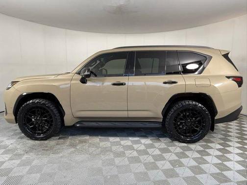 2025 Lexus LX 700h Overtrail