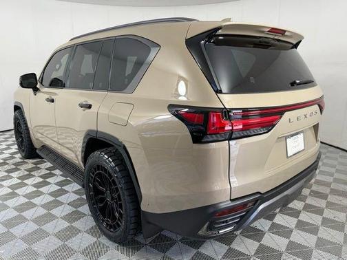 2025 Lexus LX 700h Overtrail