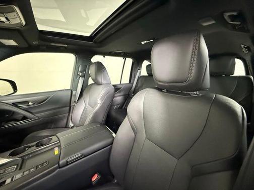 2025 Lexus LX 700h Overtrail
