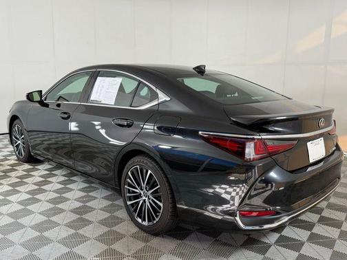 2024 Lexus ES 300h Base