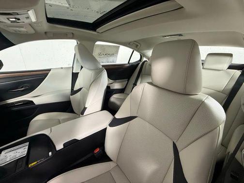 2025 Lexus ES 350 Base