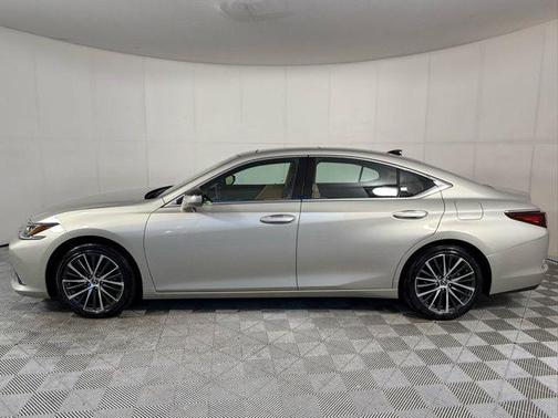 2025 Lexus ES 350 Base