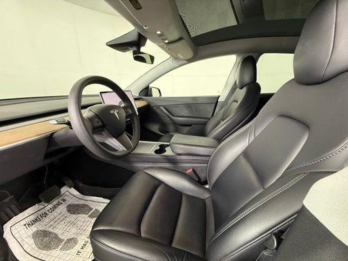2022 Tesla Model Y Long Range Dual Motor All-Wheel Drive