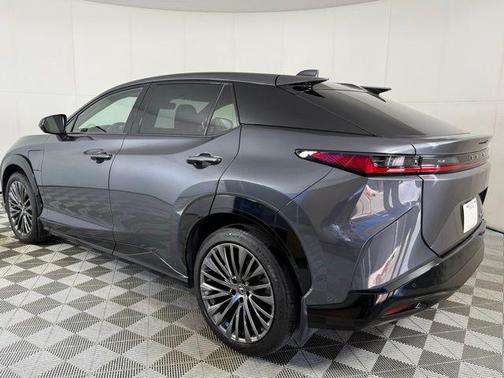 2023 Lexus RZ 450e Luxury