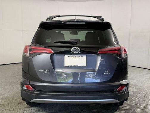 Magnetic Gray Metallic 2018 Toyota RAV4 SE