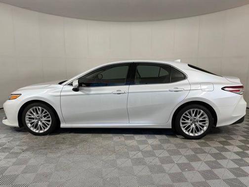 2019 Toyota Camry XLE