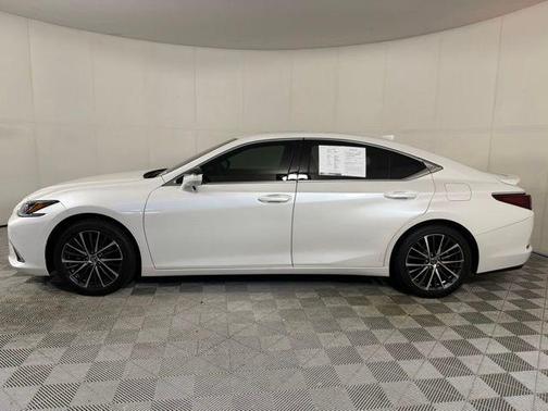 Eminent White Pearl 2024 Lexus ES 350 Base