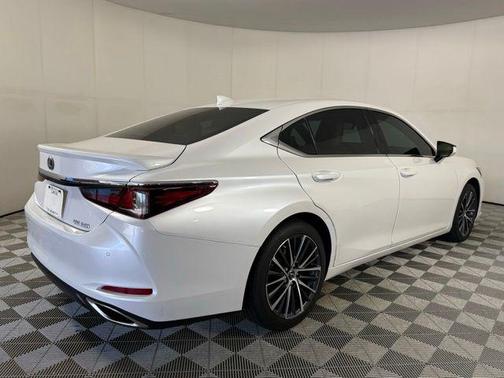 Eminent White Pearl 2024 Lexus ES 350 Base