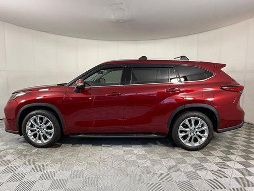 Ruby Flare Pearl 2023 Toyota Highlander Limited