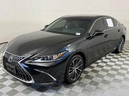 2022 Lexus ES 300h Base