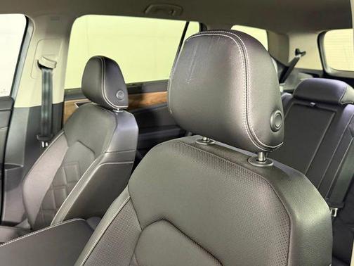 Silver Mist Metallic 2024 Volkswagen Atlas 2.0T SE w/Technology