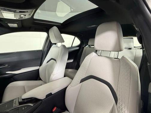 2022 Lexus UX 250h Base