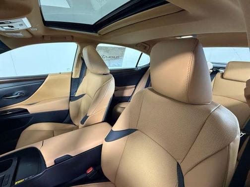 2025 Lexus ES 350 Base