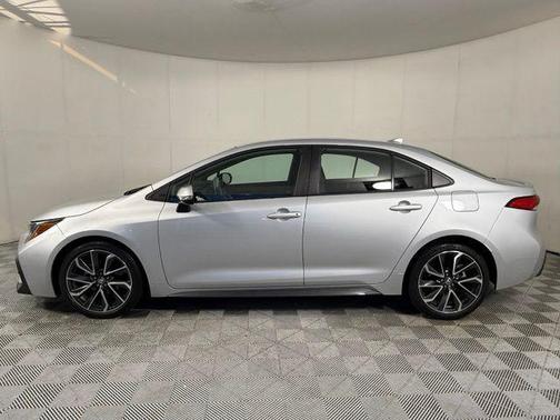 Classic Silver Metallic 2020 Toyota Corolla SE
