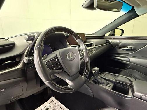2021 Lexus ES 300h Luxury