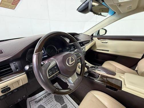 2017 Lexus ES 350 Base