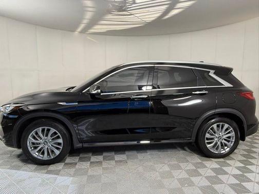 2024 INFINITI QX50 LUXE