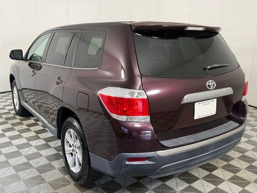 Sizzling Crimson Mica 2013 Toyota Highlander SE