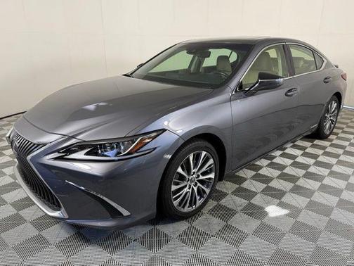 2019 Lexus ES 300h Base