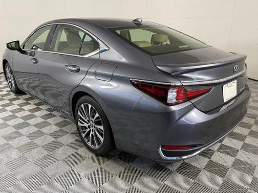 2019 Lexus ES 300h Base