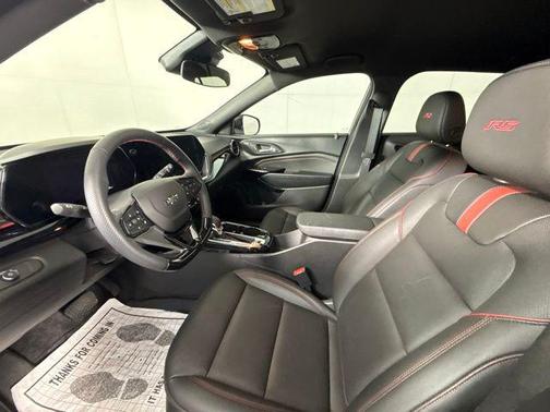 Sterling Gray Metallic 2025 Chevrolet Trax FWD 2RS
