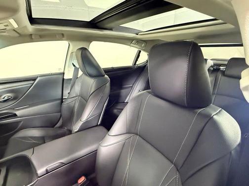 2025 Lexus ES 350 Ultra Luxury