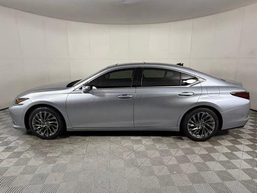 2025 Lexus ES 350 Ultra Luxury