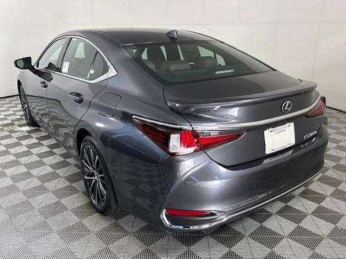 2025 Lexus ES 300h Base