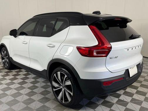 2021 Volvo XC40 Recharge Pure Electric P8