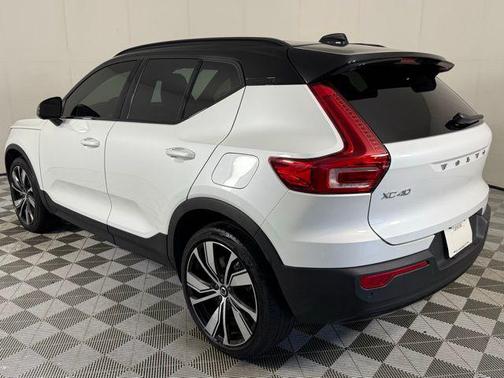 2021 Volvo XC40 Recharge Pure Electric P8