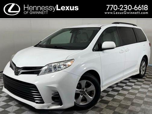 2018 Toyota Sienna LE