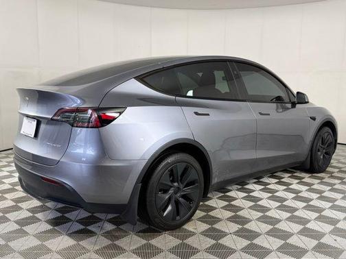 Pearl White 2024 Tesla Model Y Long Range Dual Motor All-Wheel Drive