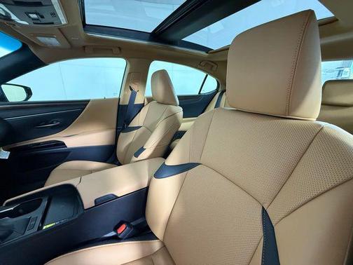 2025 Lexus ES 350 Base