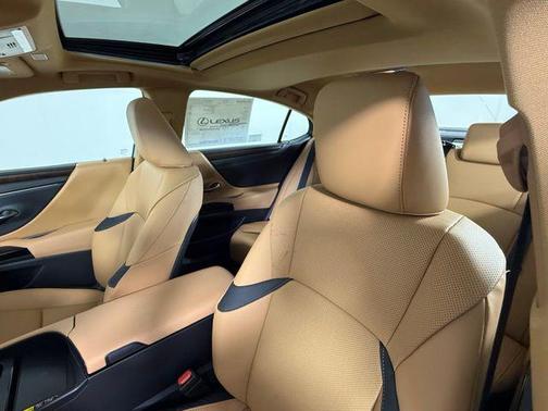 2025 Lexus ES 350 Base