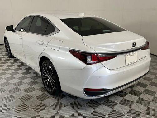 2024 Lexus ES 250 Base