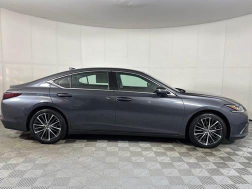 2022 Lexus ES 350 Base