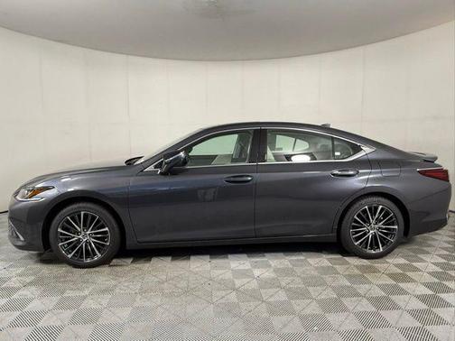 2025 Lexus ES 300h Base