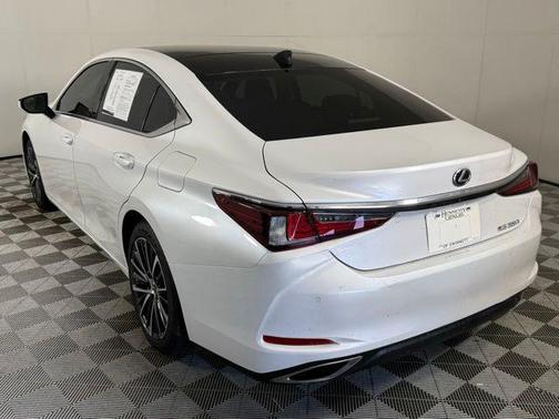 Eminent White Pearl 2023 Lexus ES 350 Base