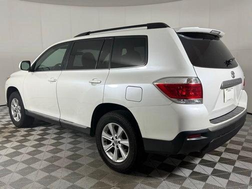 2011 Toyota Highlander SE