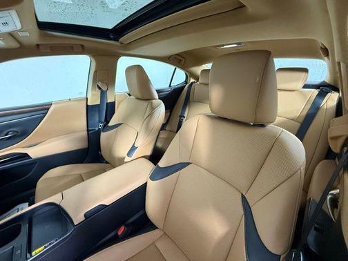 2025 Lexus ES 350 Base