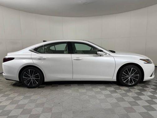 White Pearl 2023 Lexus ES 350 Base